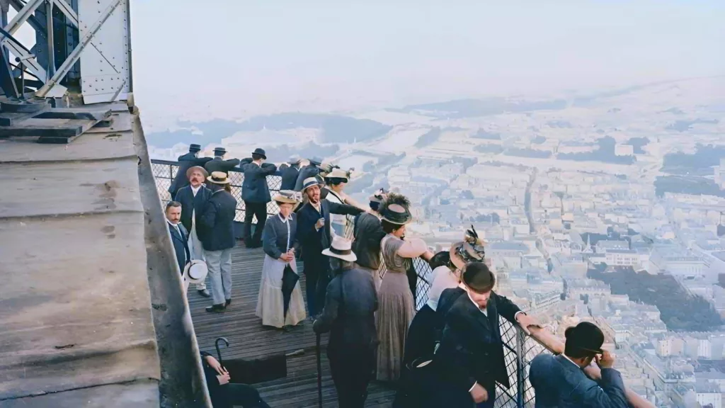 Illustration visiteurs troisième étage tour Eiffel 16_9